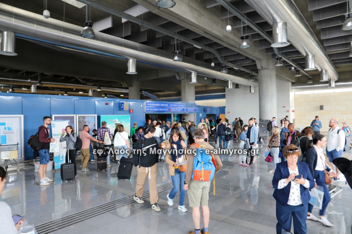 Ο φακός του “Λαού” στο πρώτο check-in στο αεροδρόμιο Ν. Αγχιάλου