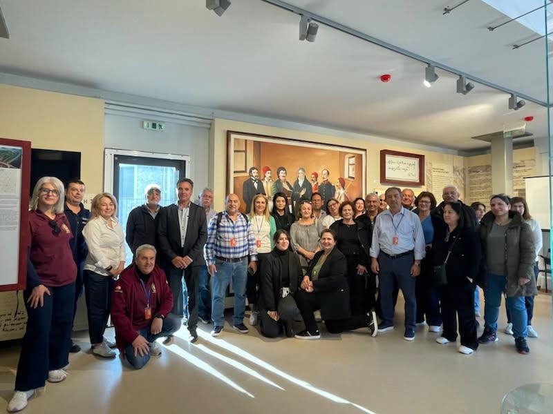 Θερμή υποδοχή Λαρισαίων και Κυπρίων αστυνομικών στο Βελεστίνο