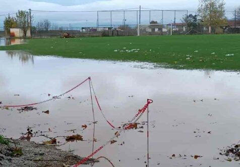 Λίμνη… το γήπεδο του Ριζομύλου, αναβλήθηκε ο σημερινός αγώνας