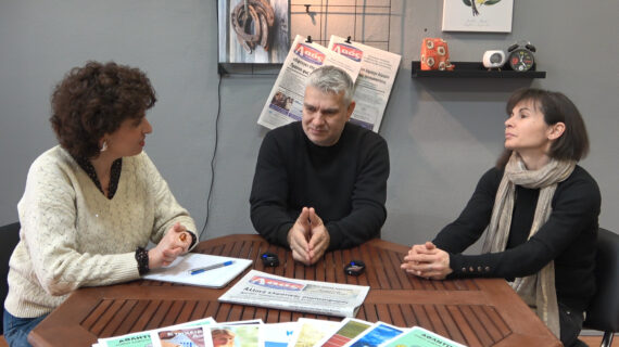 Επίσκεψη στη Φάρμα Βελεστίνου: Γιάννης Σχισμένος και Νίκη Τσαμπάζη παρουσιάζουν τα τοπικά γαλακτοκομικά προϊόντα τους