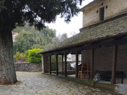 Κανονικά θα λειτουργήσει η εκκλησία στο Βένετο – Εθελοντικός καθαρισμός