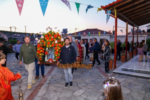 Εικόνες από τον πανηγυρικό εσπερινό και την περιφορά του πολιούχου του Βελεστίνου