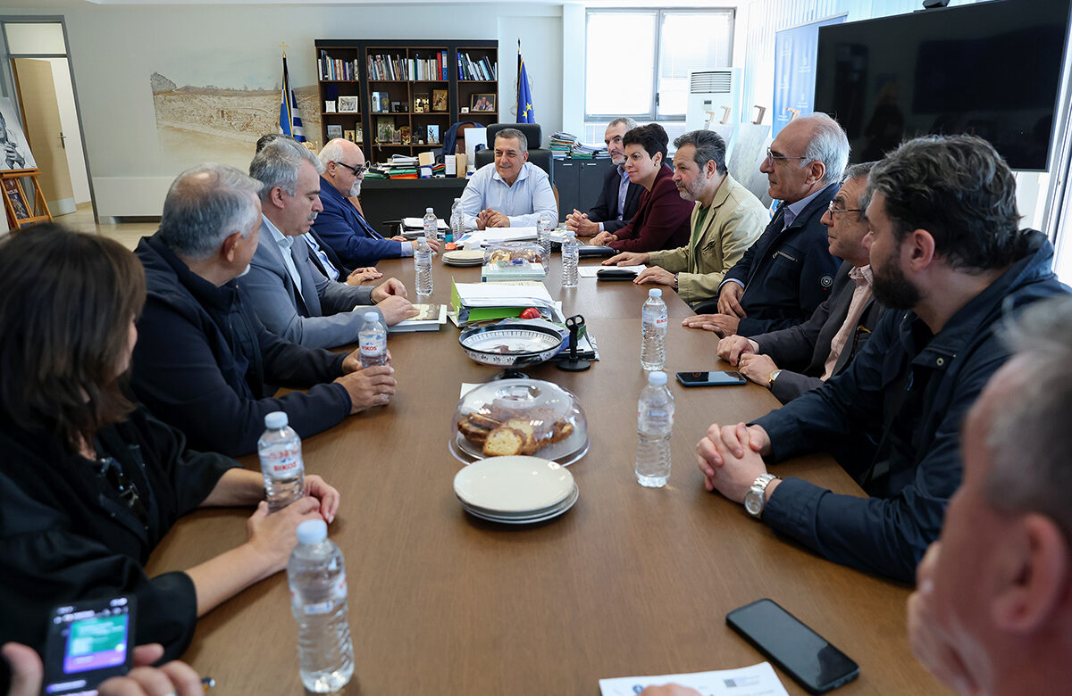 Συνάντηση του Περιφερειάρχη Θεσσαλίας Δημήτρη Κουρέτα με κλιμάκιο του ΠΑΣΟΚ – Κινήματος Αλλαγής